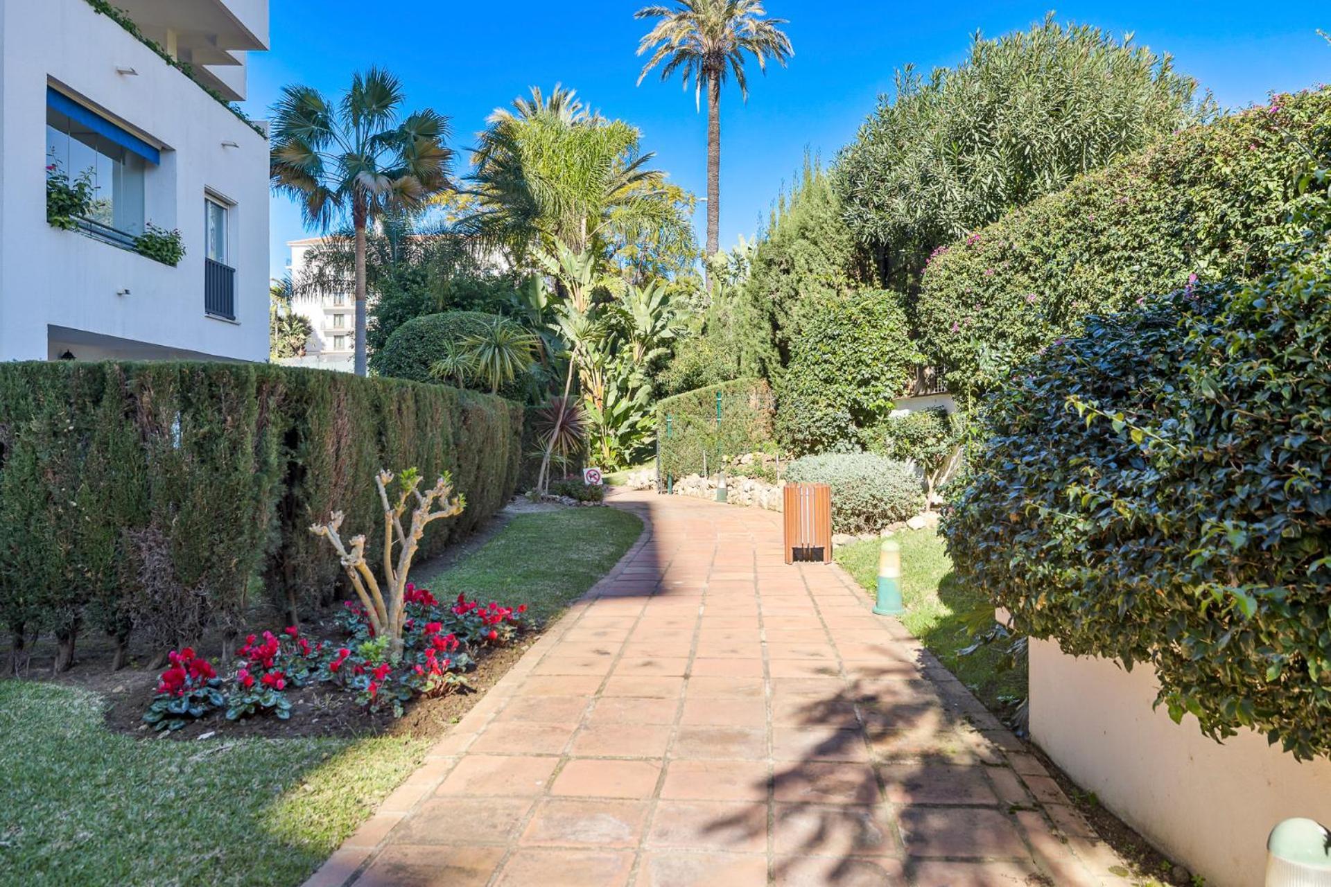 2 Bedroom Apartment In Medina Garden - Puerto Banus Marbella Bagian luar foto